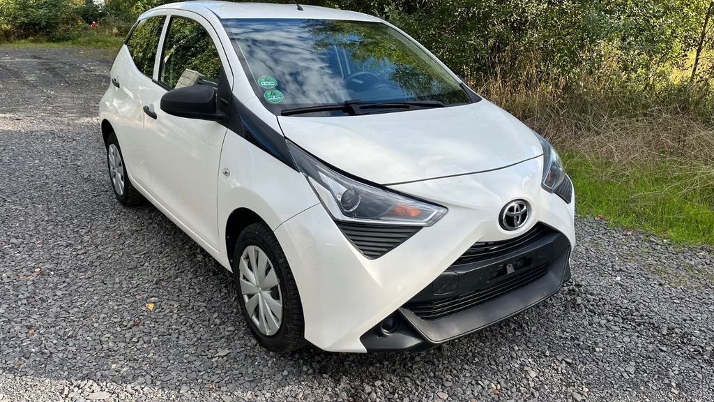 Toyota Aygo (X) 80.010 km 8.990 € Berlin 12277