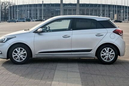 Hyundai i20 61.000 km 9.300 &euro; Berlin 13597