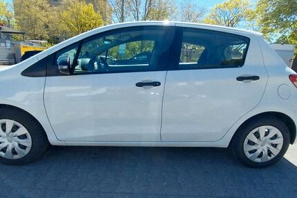 Toyota Yaris 127.687 km 5.500 &euro; Berlin Tempelhof 12101