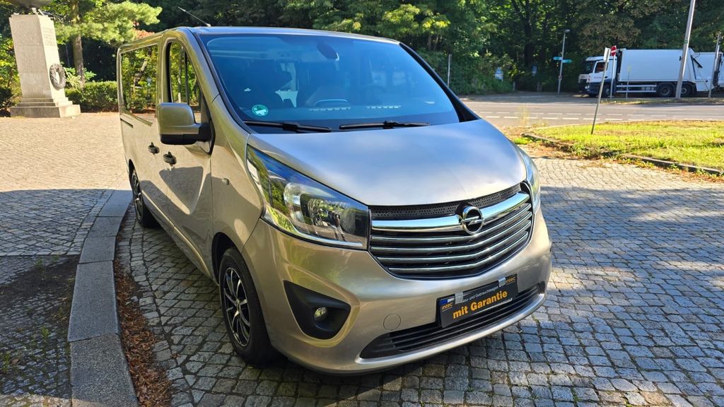 Opel Vivaro 199.000 km 13.900 € Berlin 13409