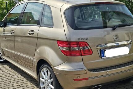 Mercedes B 200