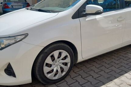 Toyota Auris 243.350 km 3.900 &euro; Berlin-Mariendorf 12109