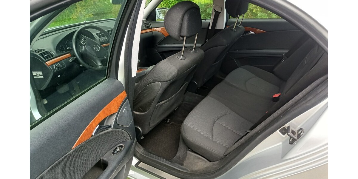 Mercedes-Benz E 200 223.000 km 5.300 € Brieselang 14656