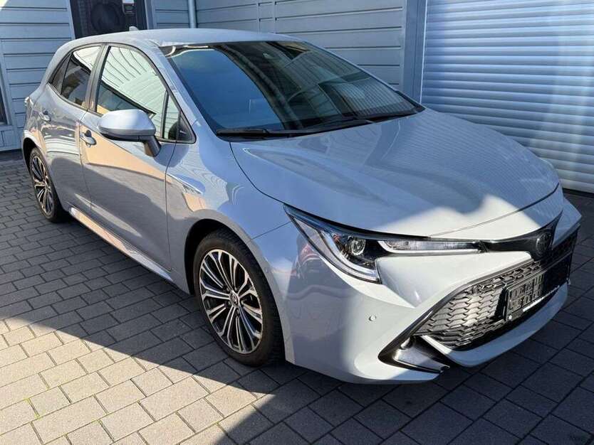 Toyota Corolla 25.370 km 18.290 € Berlin 13051