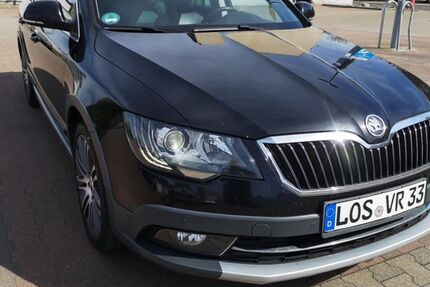 Skoda Superb 236.432 km 12.900 € Berlin 12557
