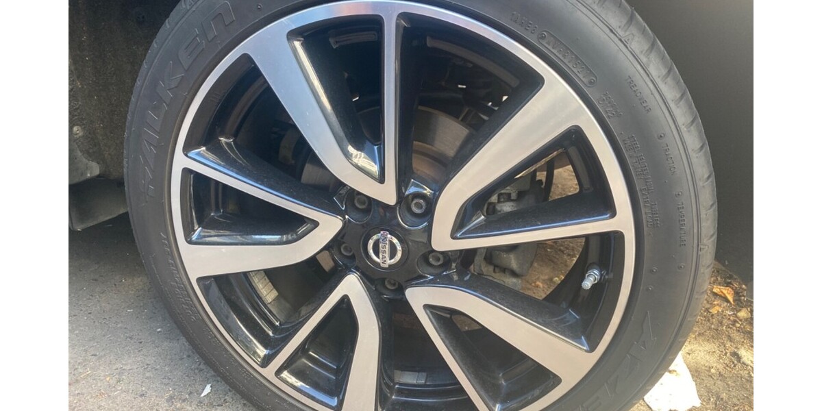 Nissan Qashqai 102.000 km 14.000 € Berlin 10178