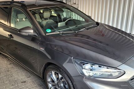 Ford Focus 132.586 km 10.900 &euro; Berlin 12277