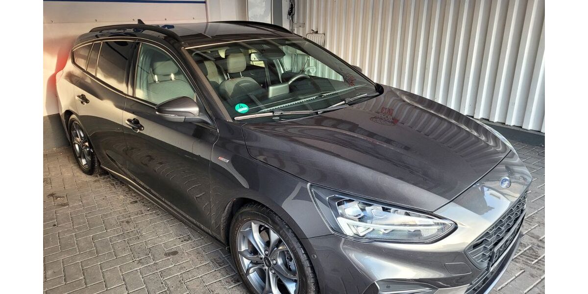 Ford Focus 132.586 km 10.900 &euro; Berlin 12277