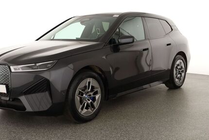 BMW iX 26.998 km 42.440 &euro; Berlin 12103