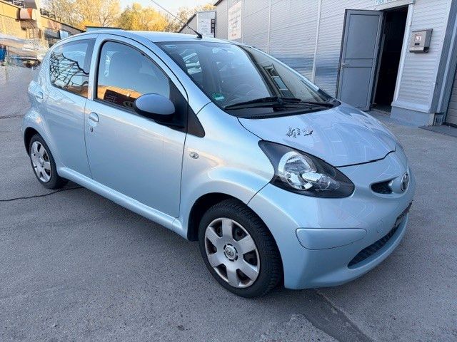Toyota Aygo (X) 82.179 km 2.900 &euro; Berlin 13581