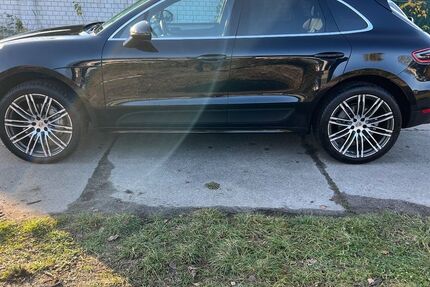 Porsche Macan 170.000 km 27.900 &euro; Berlin 12349