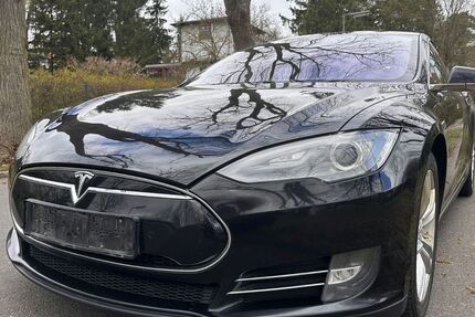 Tesla Model S 259.000 km 17.900 &euro; Berlin 13581