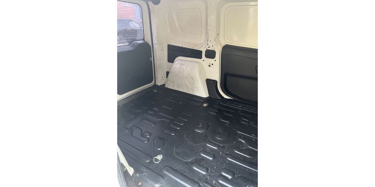 Opel Combo 94.500 km 4.900 &euro; Berlin 12683