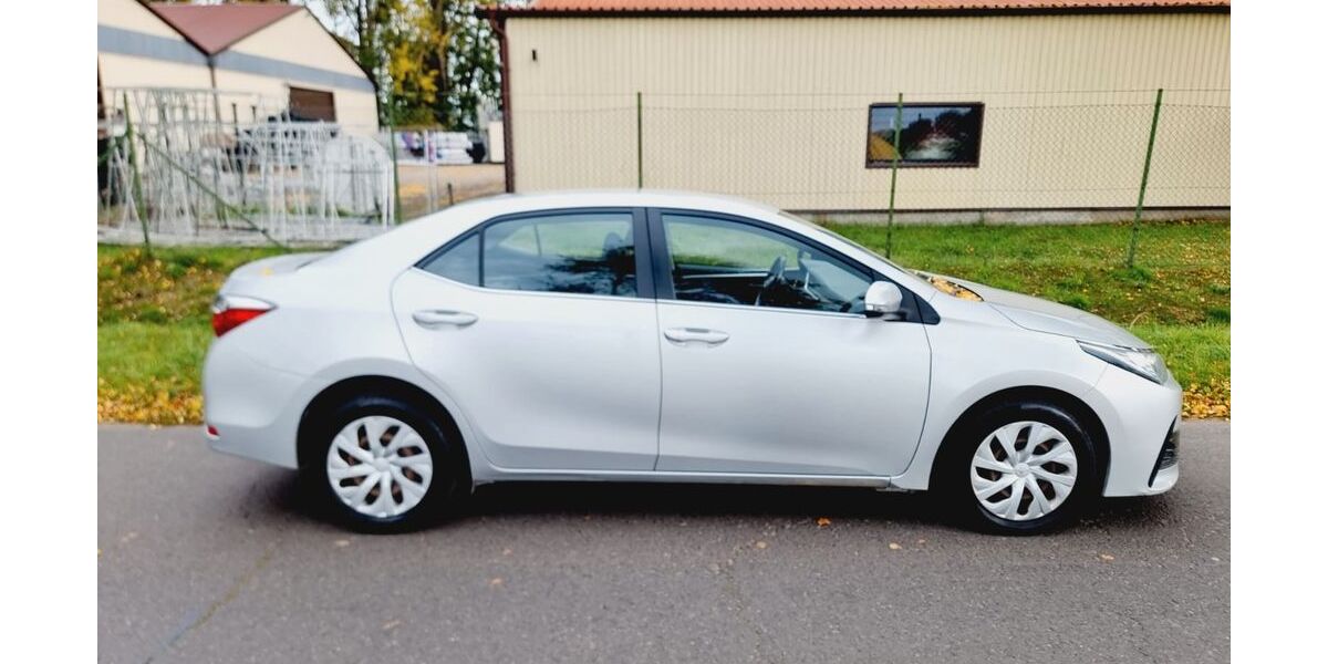 Toyota Corolla 198.009 km 12.800 &euro; Berlin 13629