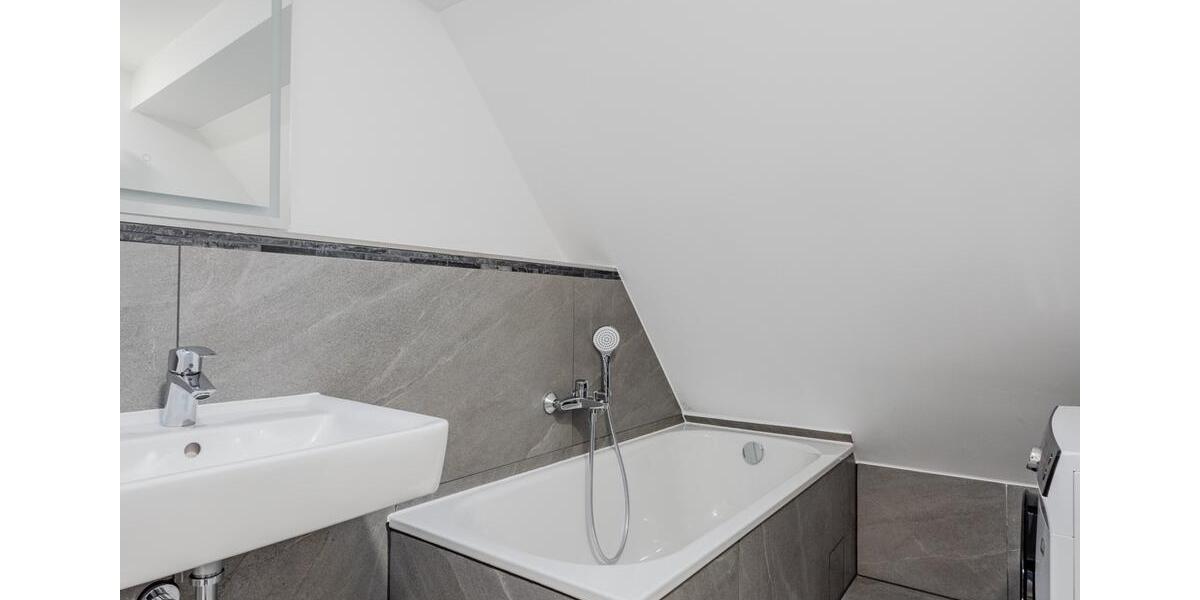 Dachgeschoßwohnung Berlin Steglitz-Zehlendorf - 3 Zimmer, 91 m&sup2;, 650.000&euro; | Angebot:27681065