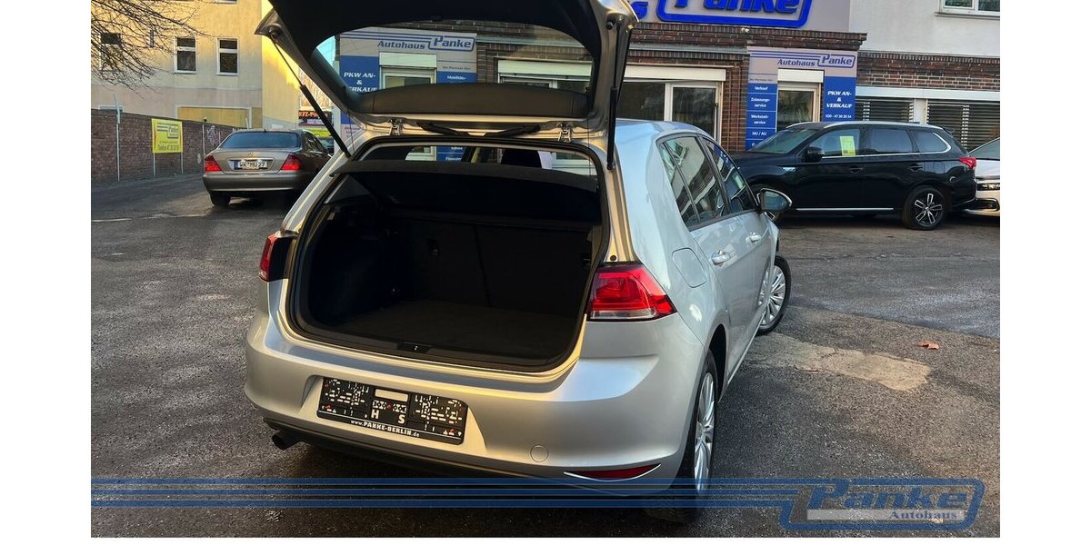 VW Golf VII BMT*Navi*Tempo*SHZ*Tel.*Touch* 120.529 km 8.990 &euro; Berlin 13187