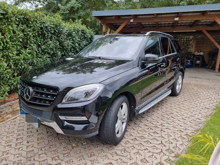 Mercedes-Benz ML 350 253.000 km 21.800 € Wustermark 14641