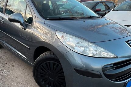 Peugeot 207 134.294 km 2.490 € Berlin 13089