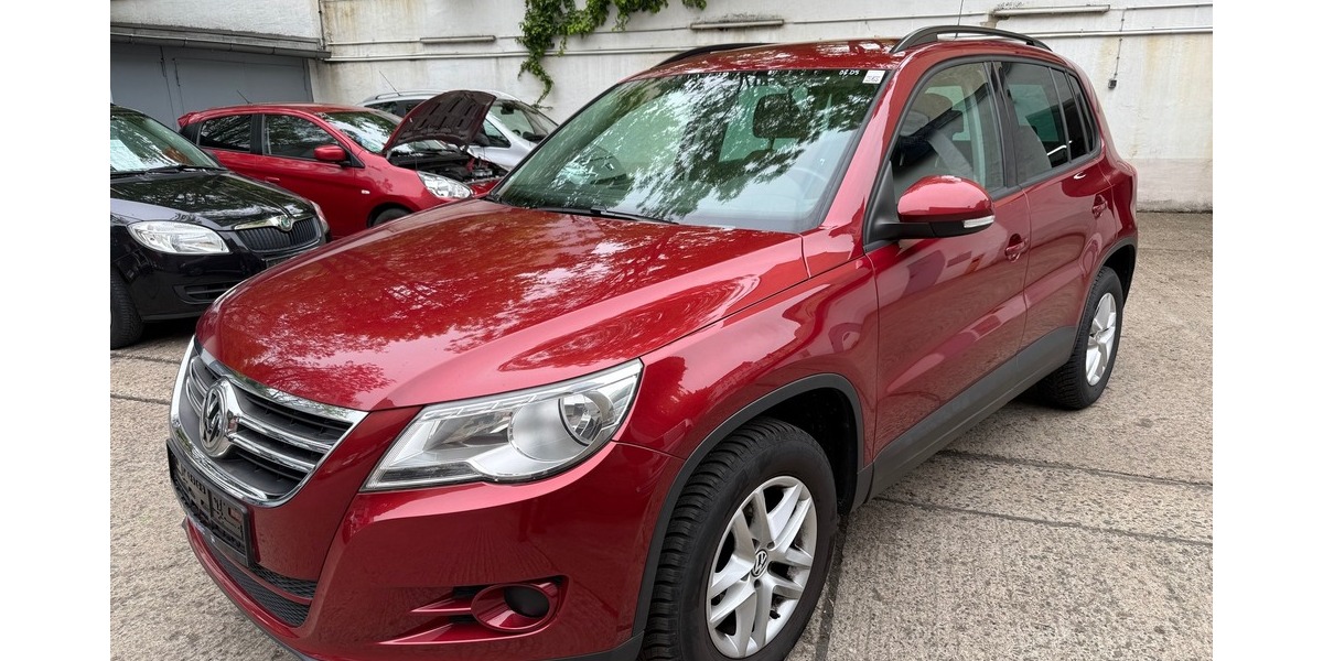 VW Tiguan Trend & Fun BlueM. 1.Hand Navi Scheckheft 97.567 km 7.800 &euro; Berlin 10247