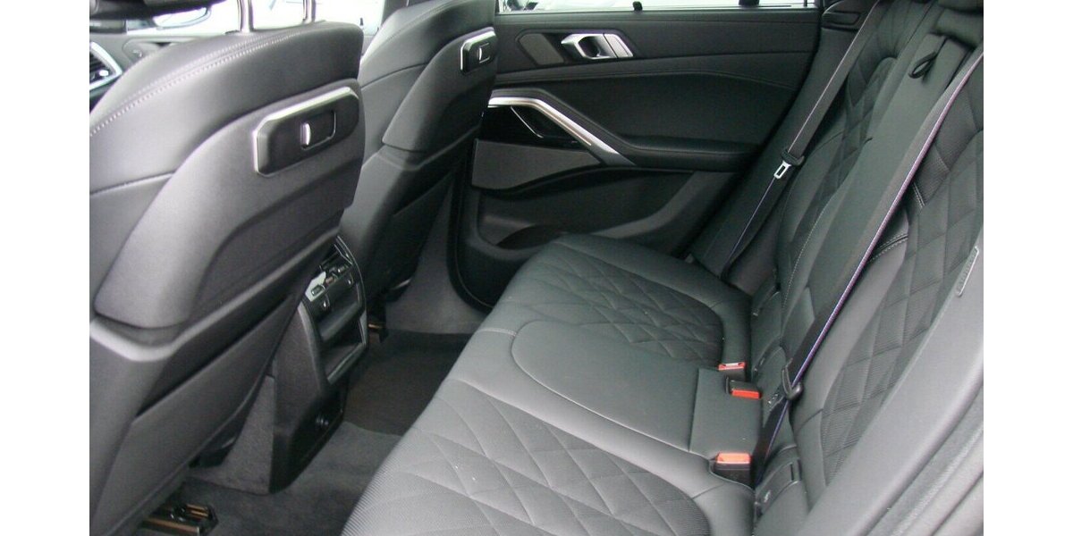 BMW X6 30d M-Sport Pro Xdrive ACC PANO SHZ MASSAGE SOF 16.100 km 76.980 &euro; Falkensee 14612