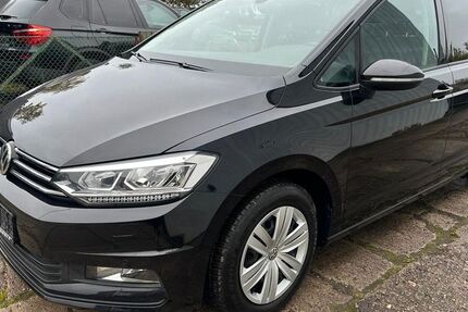 VW Touran 164.000 km 15.300 &euro; Berlin 12277