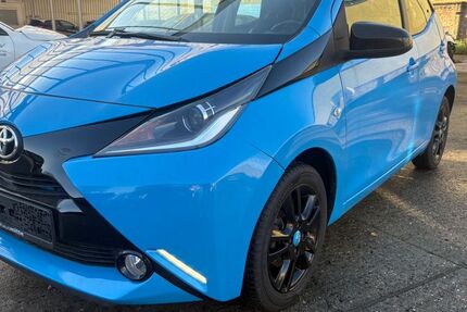 Toyota Aygo (X) 79.000 km 7.999 &euro; Berlin 12099