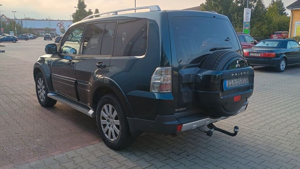 Mitsubishi Pajero 206.612 km 10.000 € Berlin 12305
