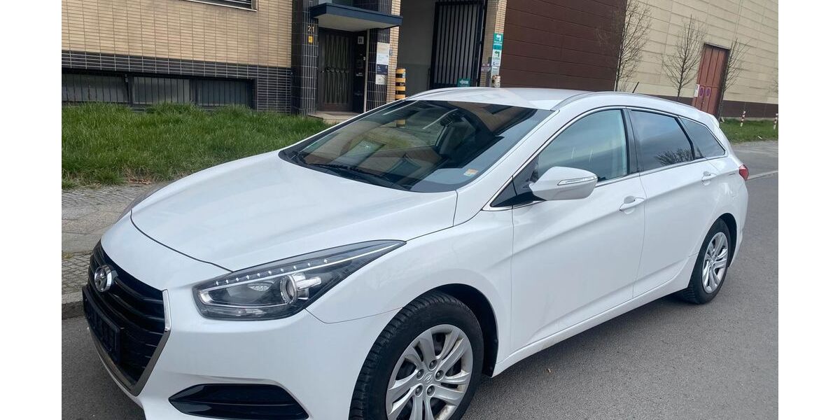 Hyundai i40 116.600 km 8.700 &euro; Berlin 12435