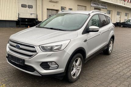 Ford Kuga 63.000 km 10.999 &euro; Berlin 12057