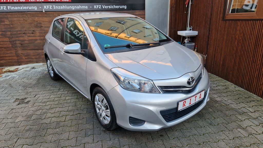 Toyota Yaris 57.856 km 6.980 &euro; Berlin 10627