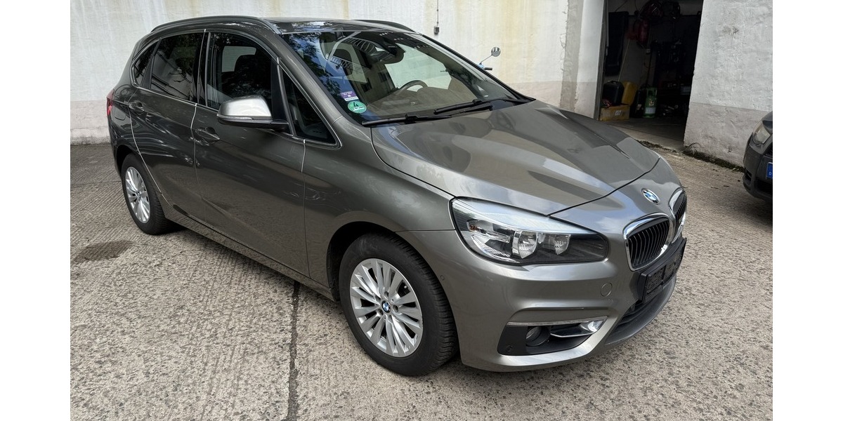 BMW 218 Active Tourer i Luxury Line Leder Schiebed. 132.210 km 10.900 &euro; Berlin 10247