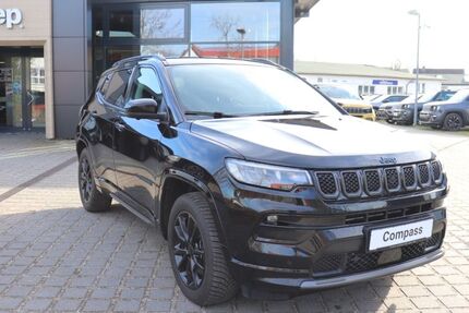 Jeep Compass 68.000 km 27.990 &euro; Potsdam 14482
