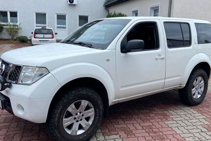 Nissan Pathfinder 191.000 km 4.400 &euro; Mariendorf 12107