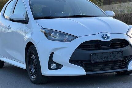 Toyota Yaris 112.000 km 14.900 &euro; DAHLEWITZ 15827