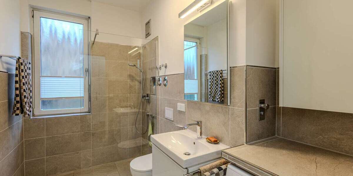 Wohnen am Tiefen See – 2-Zimmer-Wohnjuwel mit Balkon & Tiefgaragenstellplatz 2 zimmer