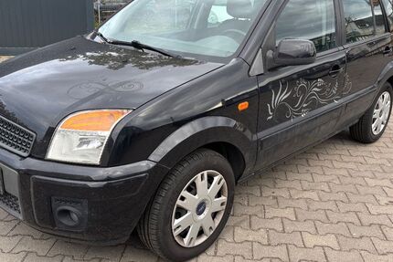 Ford Fusion 130.000 km 1.499 € Berlin 13581