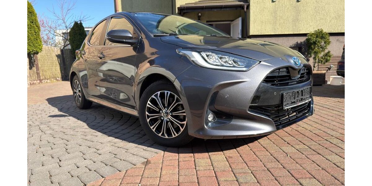 Toyota Yaris 63.000 km 17.690 &euro; Berlin 12099