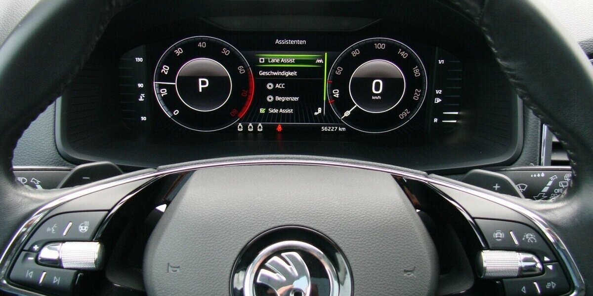 Skoda Karoq 1,5TSi Clever ACC 360° LED Pano AHK 56.303 km 24.980 &euro; Falkensee 14612