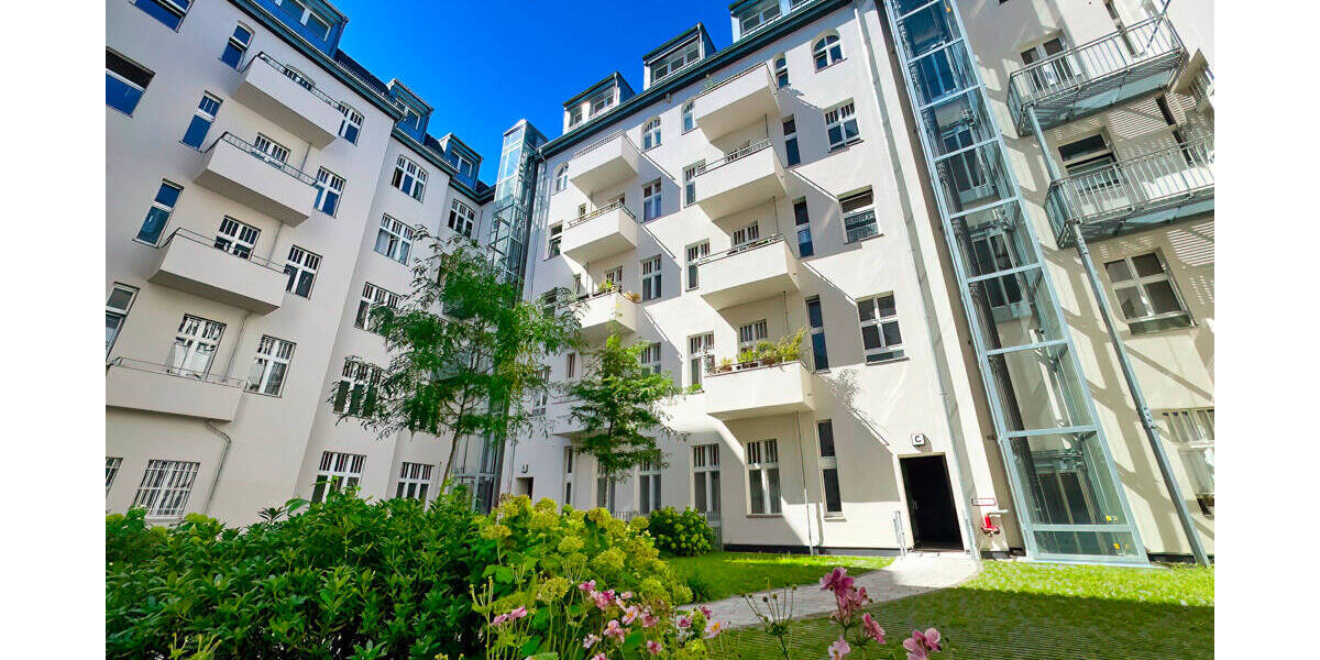 Unser kleines Erdgeschoss-Juwel: Wertig sanierte 2-Zimmer-Wohnung mit Stuck, Wohnküche, Terrasse 2 zimmer