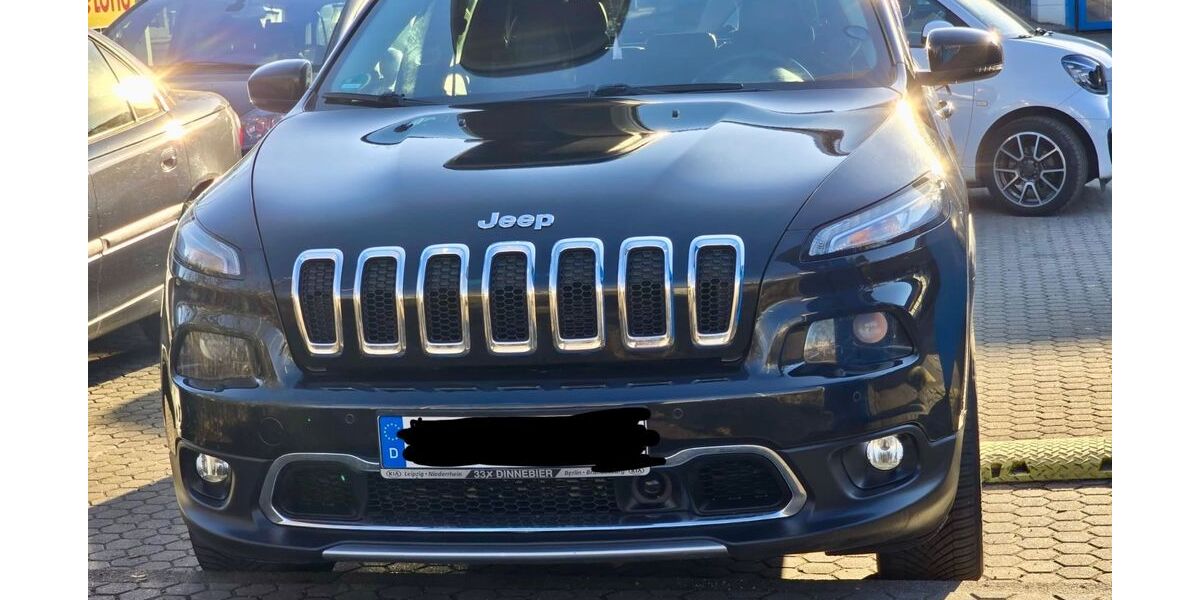 Jeep Cherokee 150.000 km 14.500 &euro; Berlin 13593