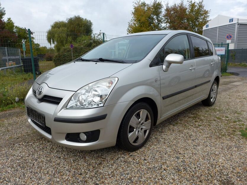 Toyota Corolla Verso 192.161 km 3.400 € Berlin 13088