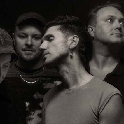 Low Island - bird UK & EU Tour 01.11.2025 Prachtwerk