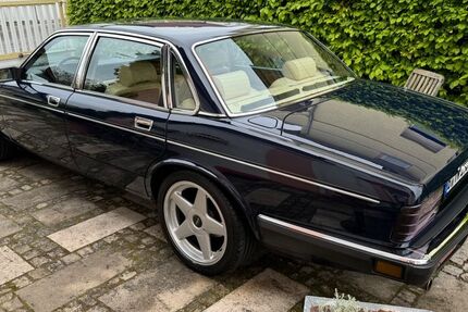Jaguar Daimler 96.000 km 22.500 &euro; Berlin 10405