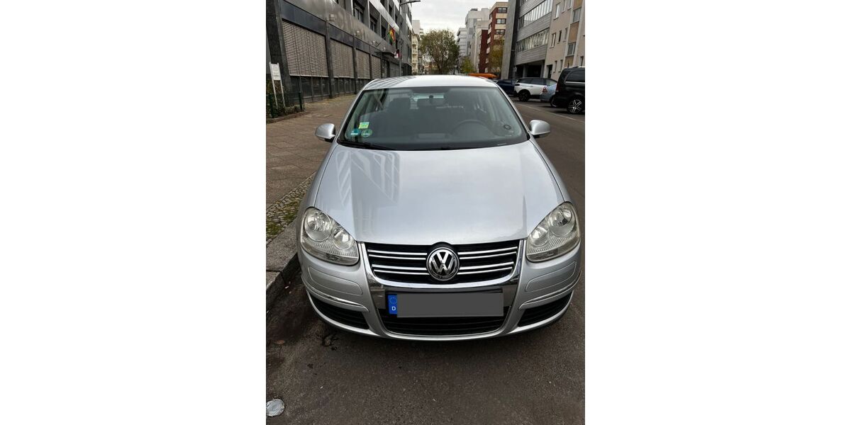 VW Jetta 83.000 km 4.999 € Berlin 10787