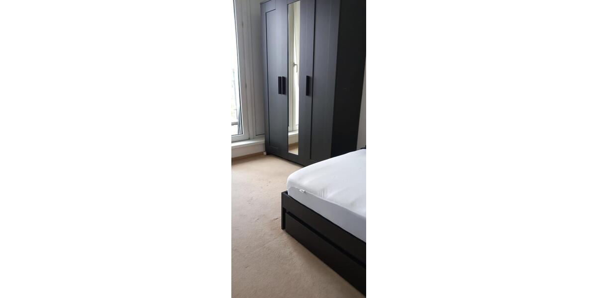 Erdgeschoßwohnung Berlin Tempelhof-Schöneberg - 10 Zimmer, 66 m&sup2;, 590&euro; | Angebot:26314205