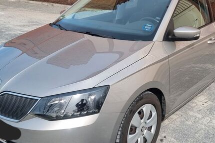 Skoda Fabia 43.800 km 11.700 &euro; Berlin 12489