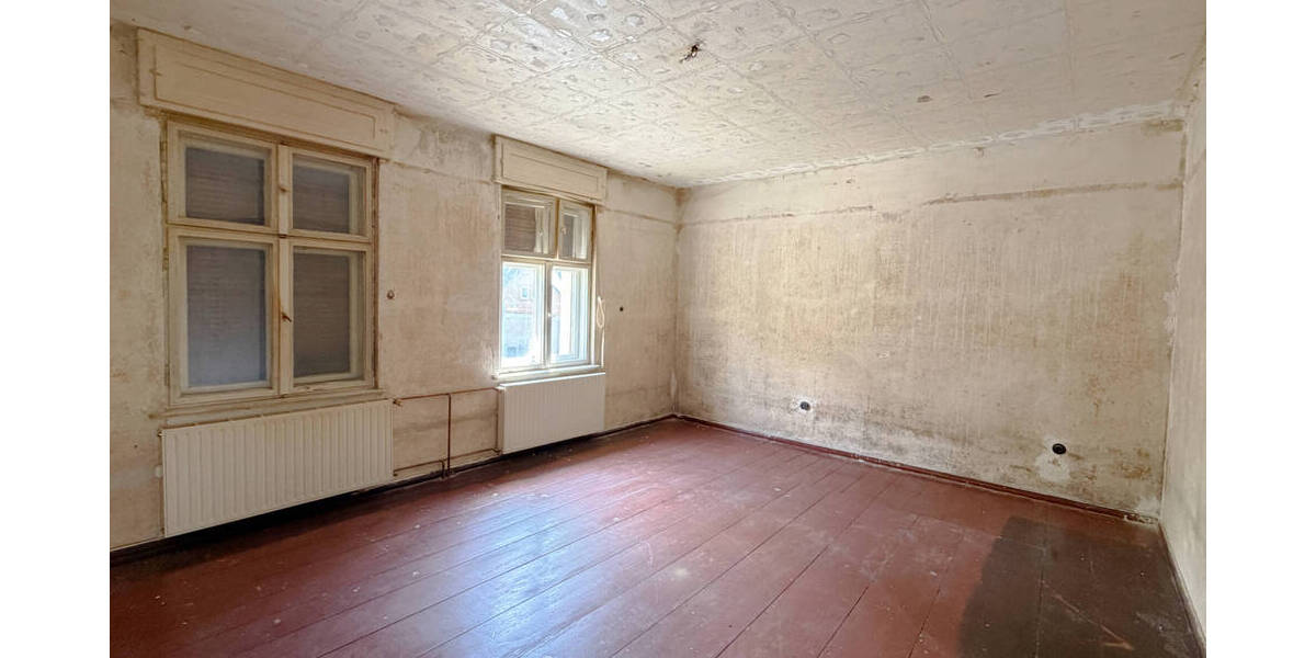 Stolzes 30er Jahre Haus auf riesigem Grundstück mit Nebengelassen (SANIERUNGSBEDÜRFTIG) - Einfamilienhaus Michendorf Michendorf | Angebot:26905596