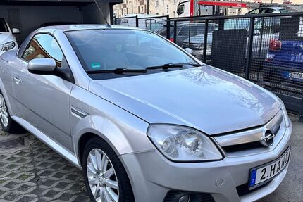 Opel Tigra 105.000 km 2.890 € Berlin 13403