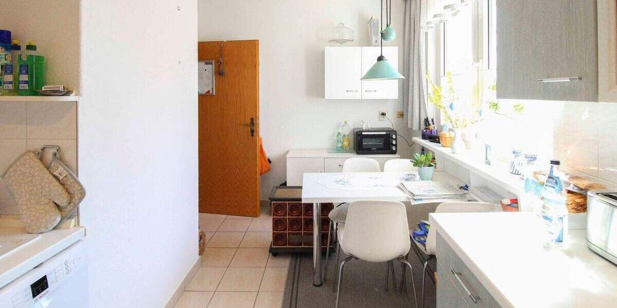 Familienfreundliches, bezugsfreies Einfamilienhaus mit großem Garten und beheiztem Wintergarten 4 zimmer