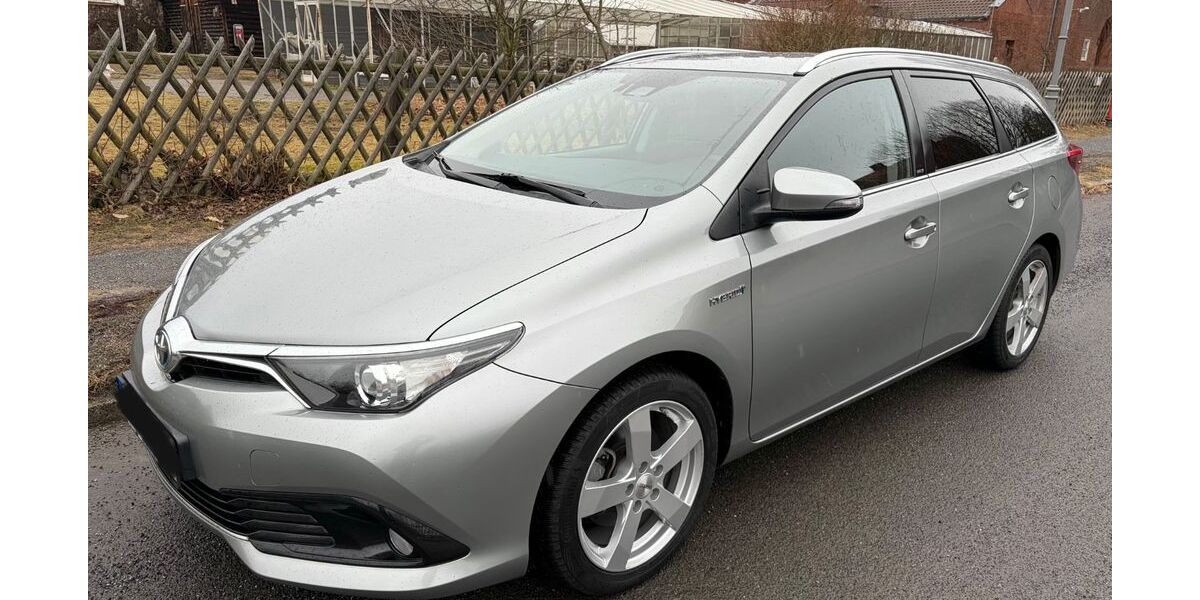 Toyota Auris 56.601 km 15.999 &euro; Berlin 10707
